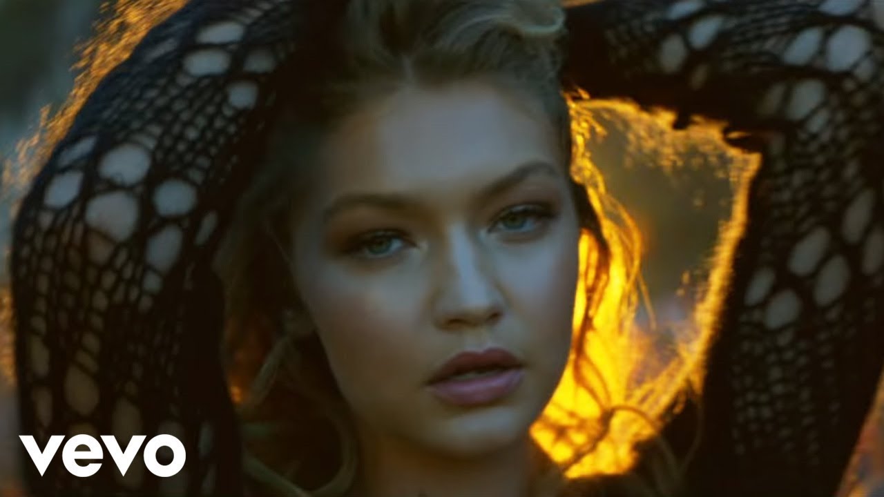 Vignette de la vidéo « How Deep Is Your Love »
